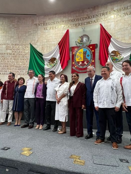 Rocha asiste a la toma de protesta del gobernador de Oaxaca