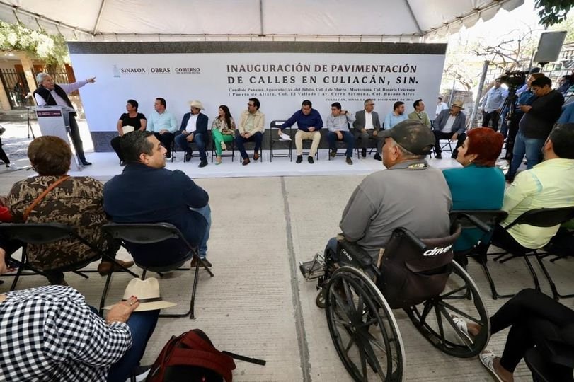 Rocha entrega cinco nuevas calles pavimentadas para Culiacán Rocha entrega cinco nuevas calles pavimentadas para Culiacán