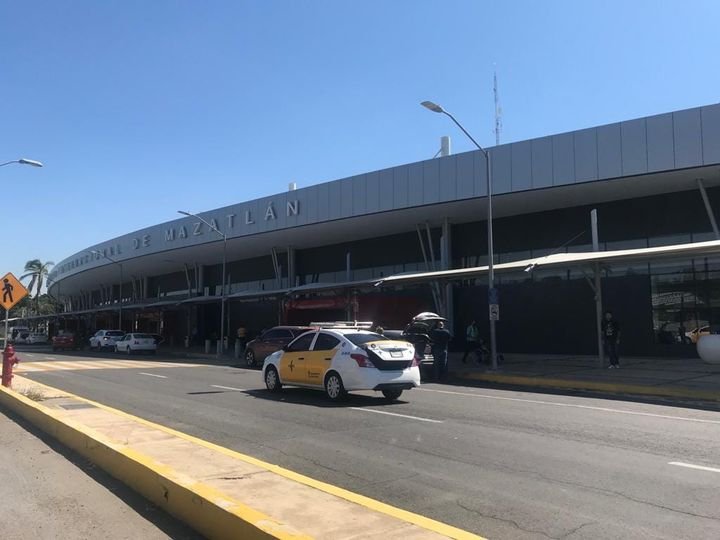 Cierran Aeropuerto de   Mazatlán por hechos violentos