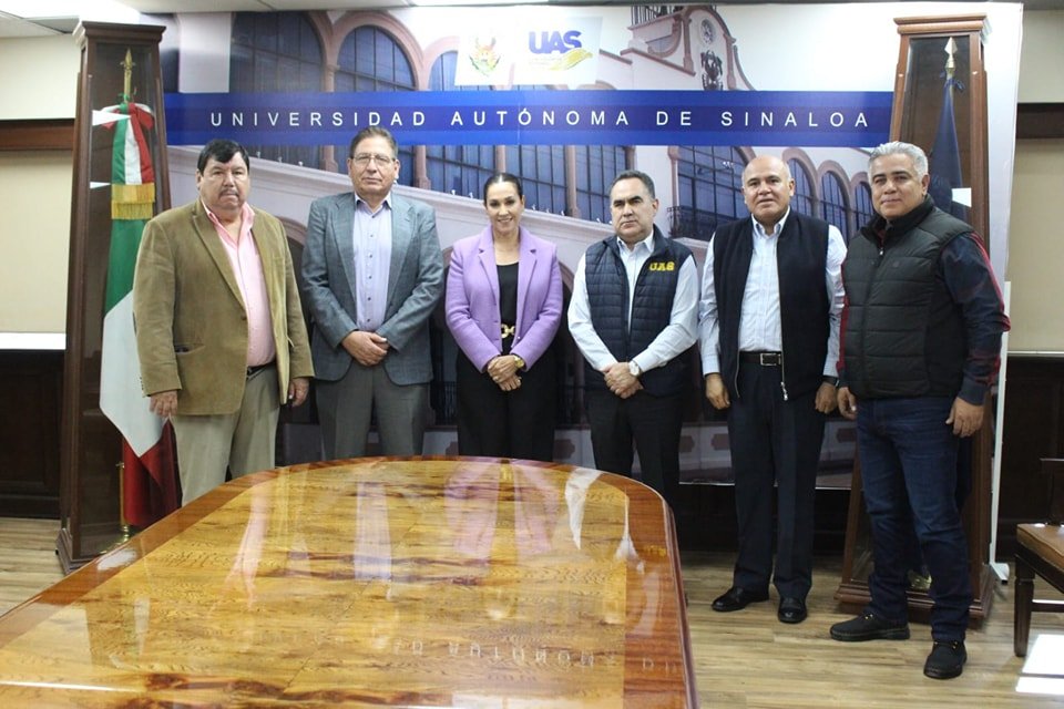 Rector toma protesta a nuevos funcionarios Rector toma protesta a nuevos funcionarios