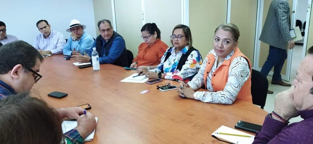 Refrendan permisionarios compromiso de brindar transporte sin costo a personas c Refrendan permisionarios compromiso de brindar transporte sin costo a personas c