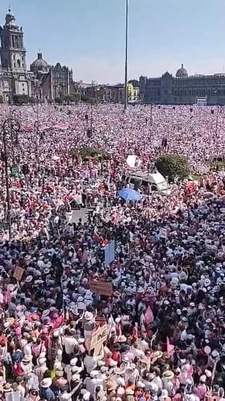 ASÍ, A REVENTAR, LUCIÓ EL ZÓCALO CAPITALINO DURANTE LA CONCENTRACIÓN HOY POR LA