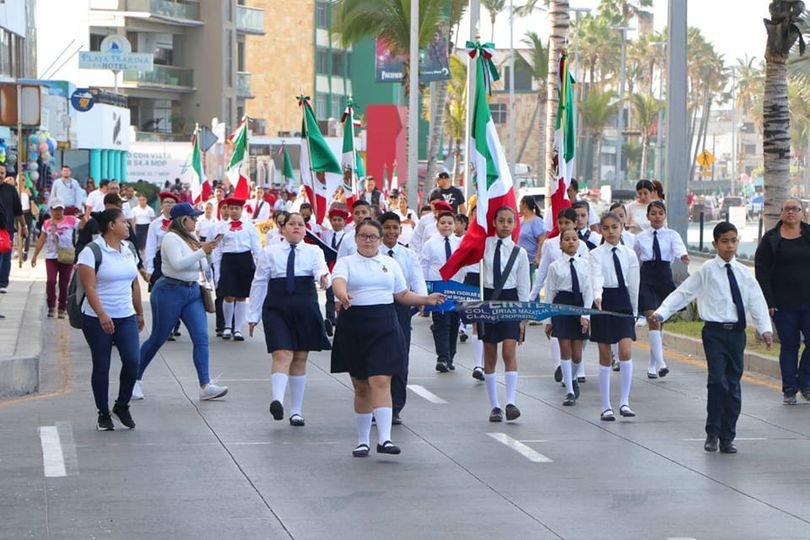 *Desfilan 60 escoltas de escuelas primarias en Avenida Del Mar previó al Día de