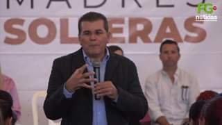 EN EL MARCO DE UN EVENTO DEL PROGRAMA DE MADRES SOLTERAS, EL ALCALDE DE MAZATLÁN
