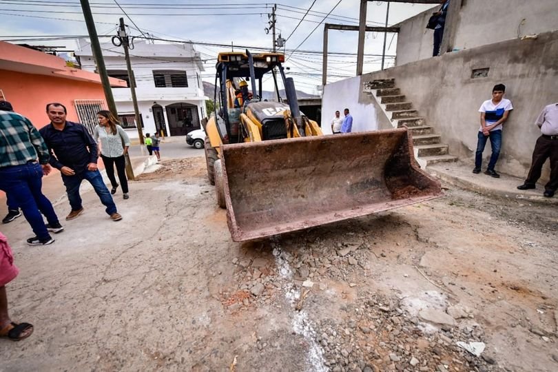 *Gobierno Municipal inició obra de pavimentación del Callejón México en la colon