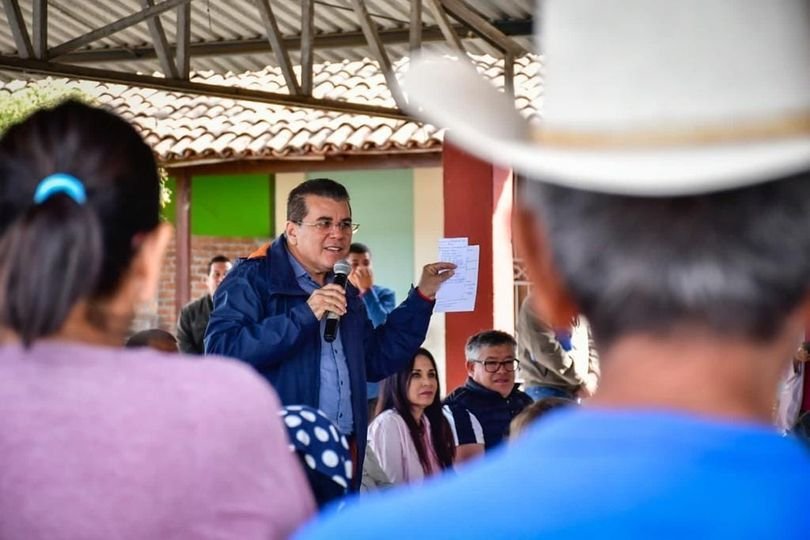 *Hace compromisos Alcalde Edgar González con habitantes de la zona rural de Maza