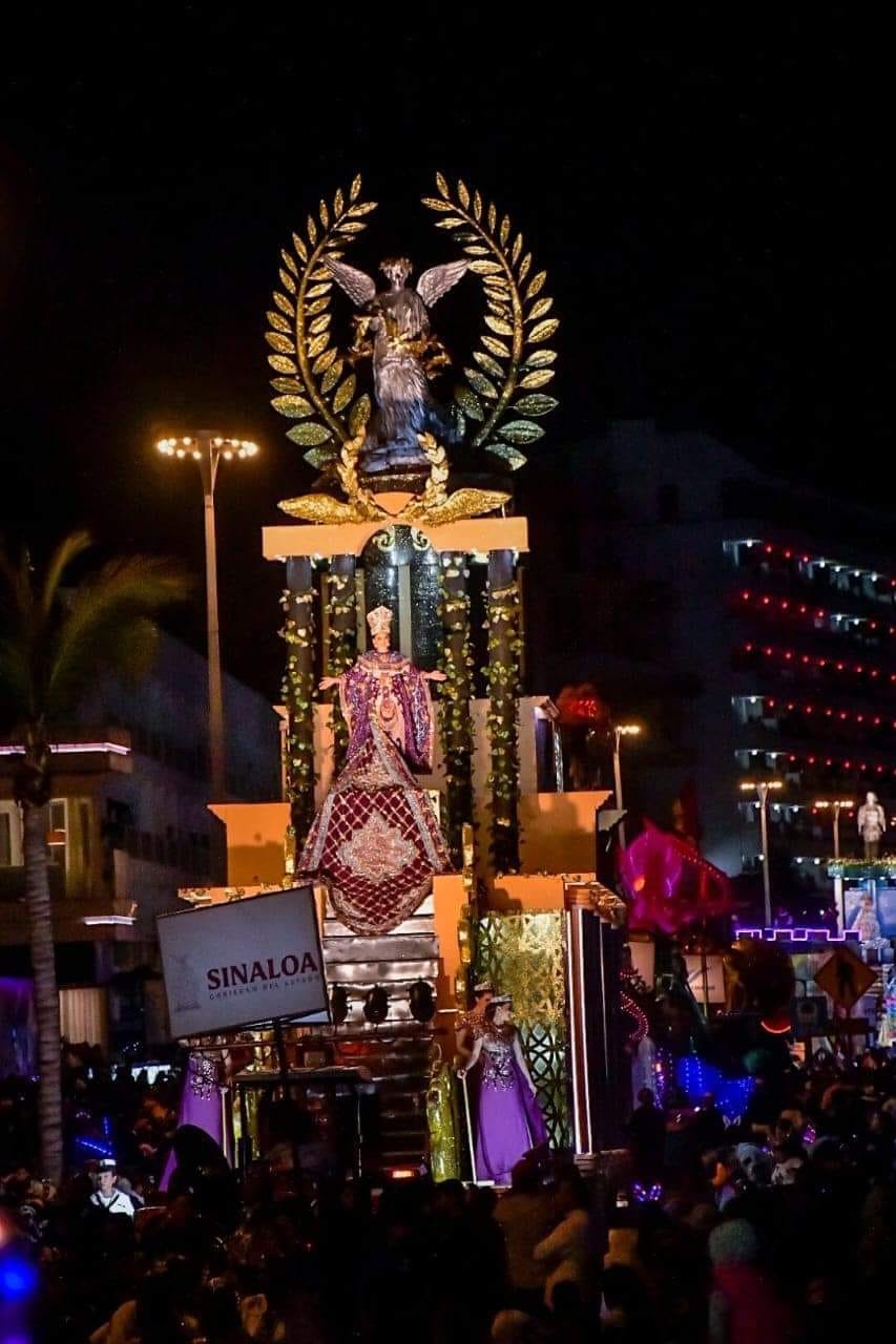 *Majestuoso desfile de Carnaval encanta a miles de espectadores.*