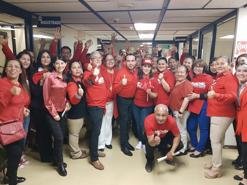 Michel entabla diálogo directo con los trabajadores del Supremo Tribunal de Jus Michel entabla diálogo directo con los trabajadores del Supremo Tribunal de Jus