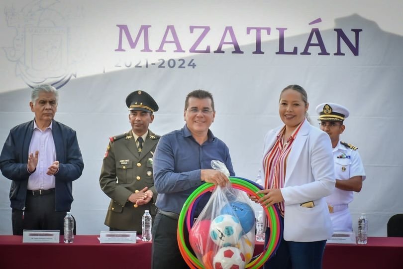 *Realiza Gobierno Municipal Lunes Cívico en Jardín de Niños «Sebastiana Carril *Realiza Gobierno Municipal Lunes Cívico en Jardín de Niños «Sebastiana Carril