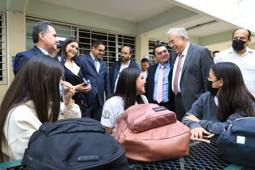 Refrendando su compromiso con la investigación, el gobernador, Rubén Rocha Moya,