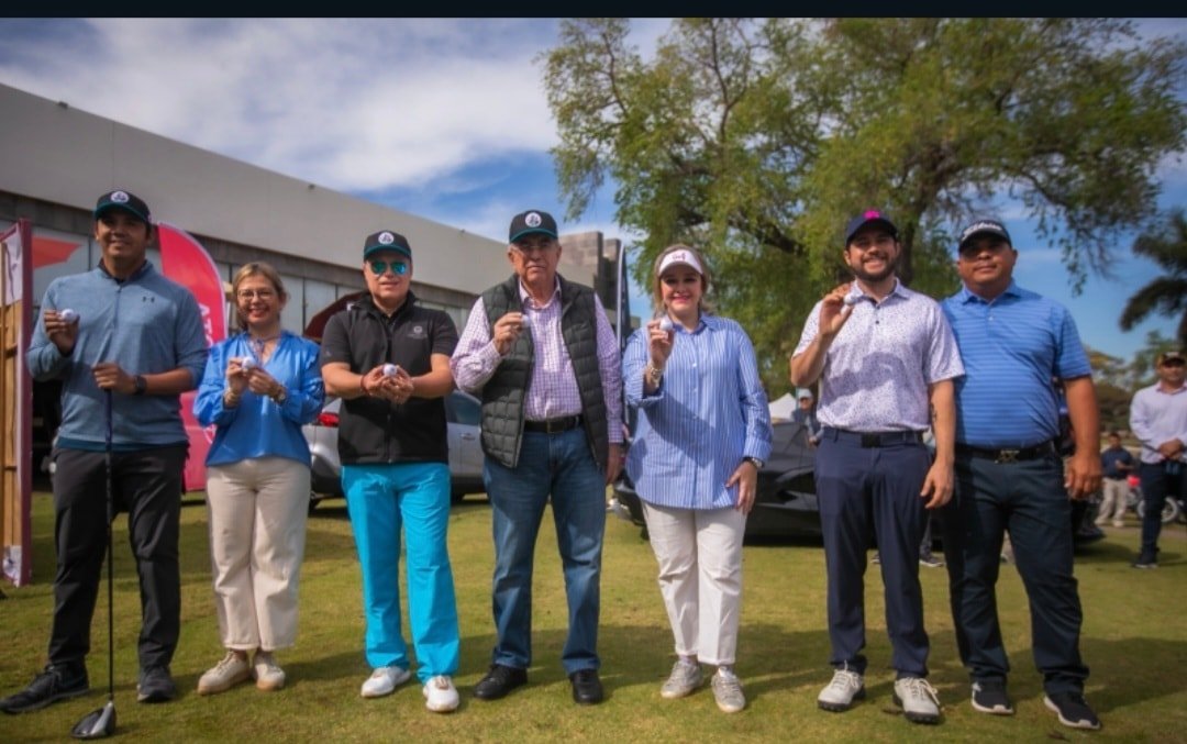 *Rocha da inicio al Torneo Anual de Golf a beneficio de Sinaloa*