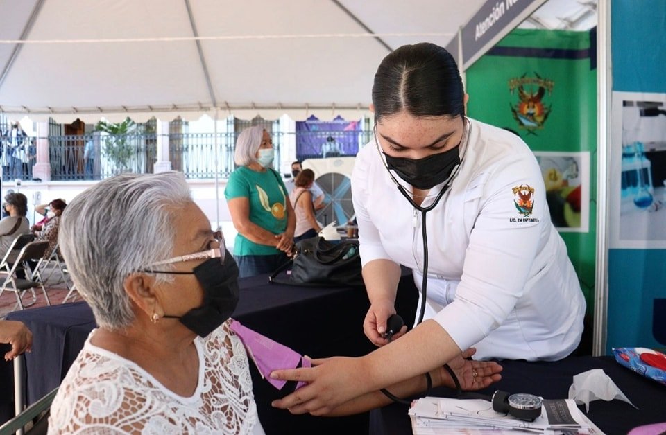 Se agotan las fichas de preinscripción en 21 carreras del área de la salud