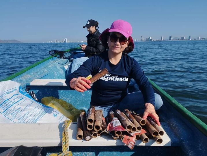 *Se suman Operadora de Playas y Dirección de Ecología a limpieza en Olas Altas c *Se suman Operadora de Playas y Dirección de Ecología a limpieza en Olas Altas c