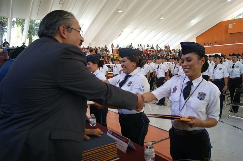 *106 cadetes de la Unipol  listos para fortalecer la paz en Sinaloa*