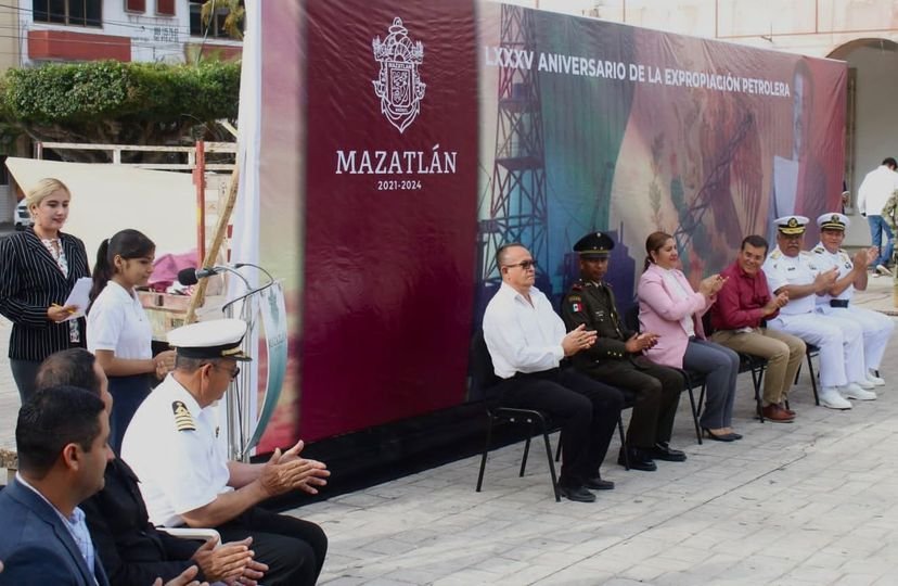 *Conmemoran autoridades municipales 85 aniversario de la Expropiación Petrolera. *Conmemoran autoridades municipales 85 aniversario de la Expropiación Petrolera.