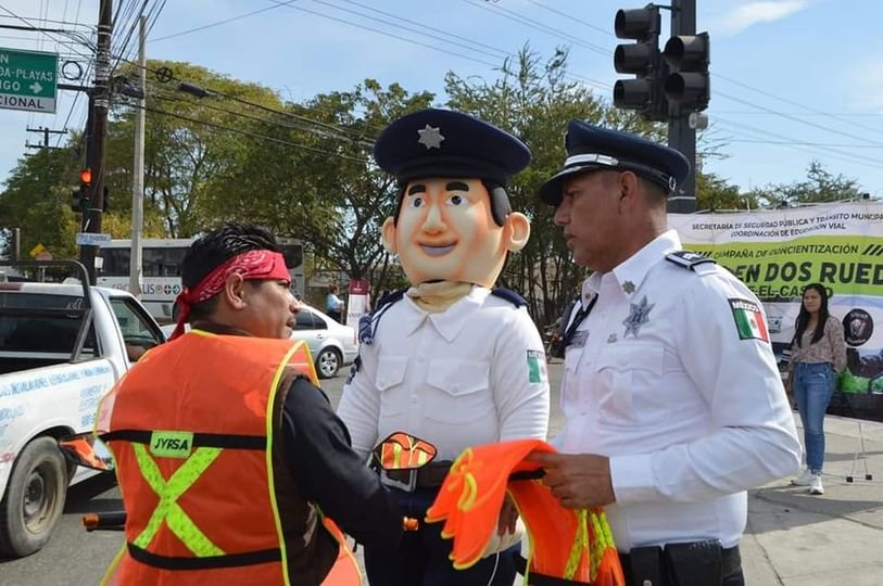 Activan “La vida en dos ruedas” en el cruce de Gabriel Leyva e Insurgentes.