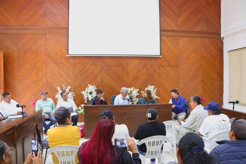 *Atienden autoridades de los tres niveles de gobierno a vecinos de la colonia Za