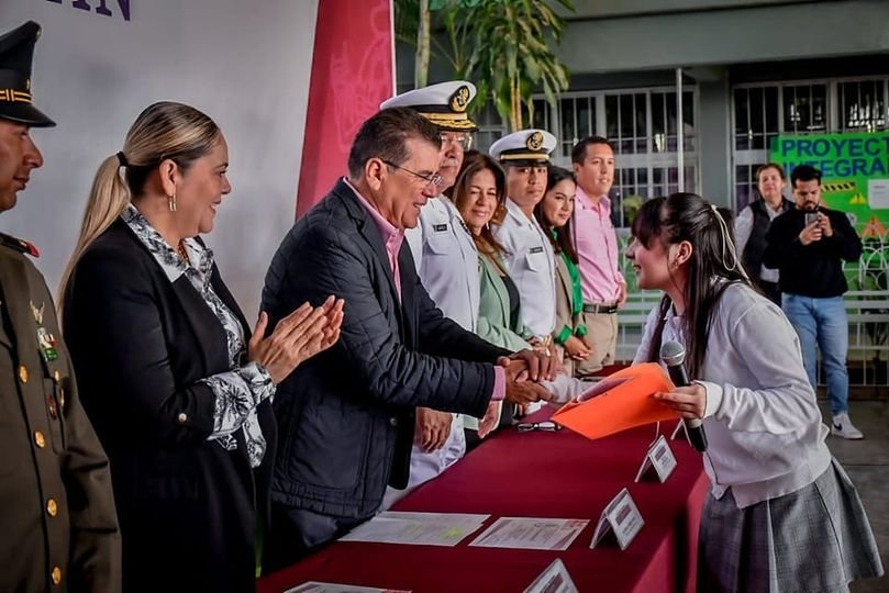 *Gobierno Municipal celebra primer “Lunes Cívico” de bachillerato en COBAES 95.*