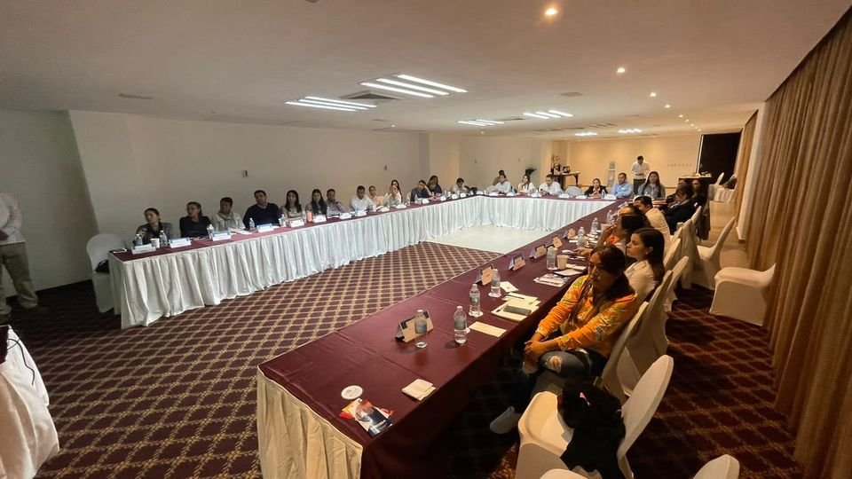 Hoteleros participan en el foro “Concientización Ambiental y Limpieza de Playas”