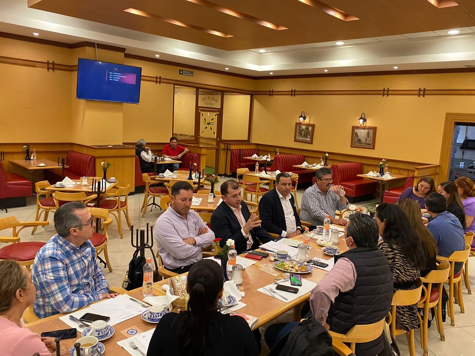 Informan a la Asociación de Colegios de Profesionistas los motivos por los que s