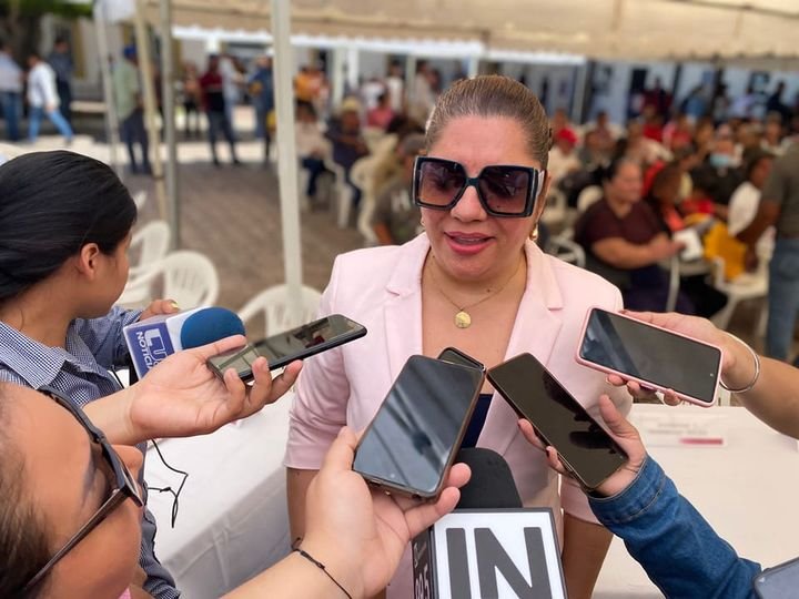 *Invita oficialía mayor a vendedores para que tramiten sus permisos para las ven