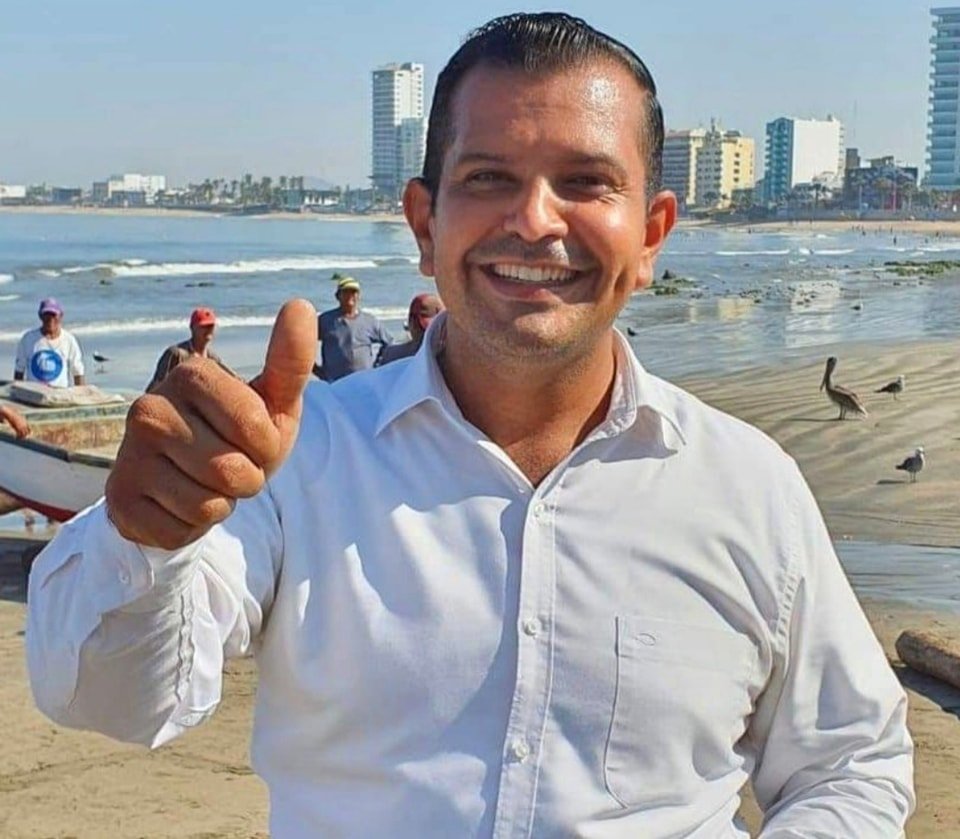 LLAMAN PANISTAS EGRESADOS DE LA UAS Y MILITANTES DE BASE AL GOBERNADOR ROCHA PAR