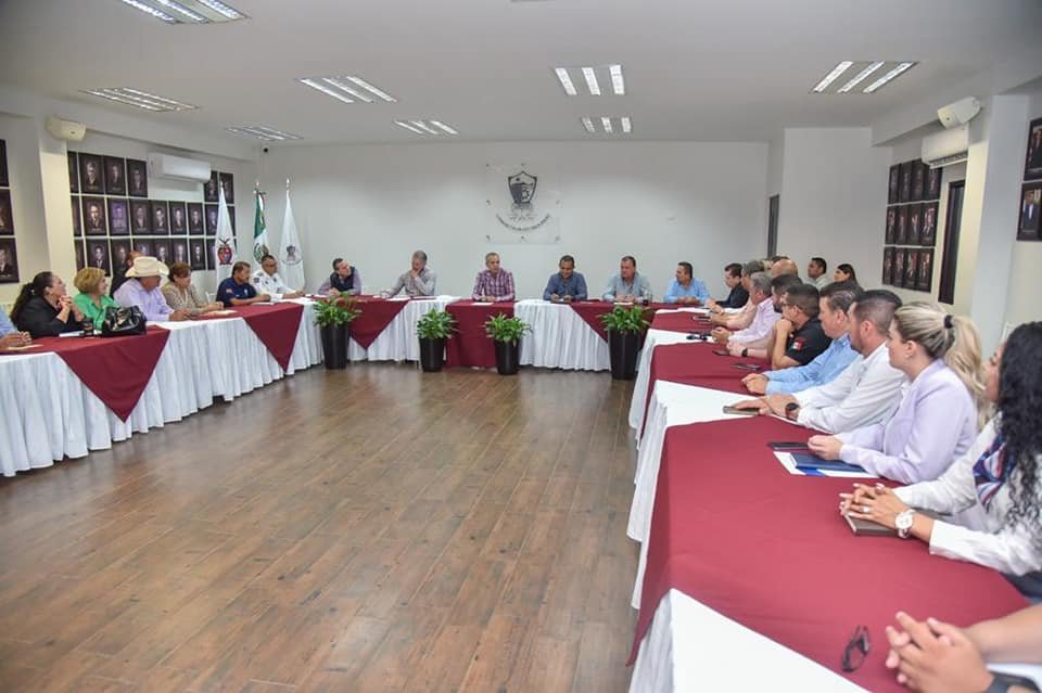 Aumentar el consumo de bebidas alcohólicas y azucaradas trae consigo daños a la Aumentar el consumo de bebidas alcohólicas y azucaradas trae consigo daños a la