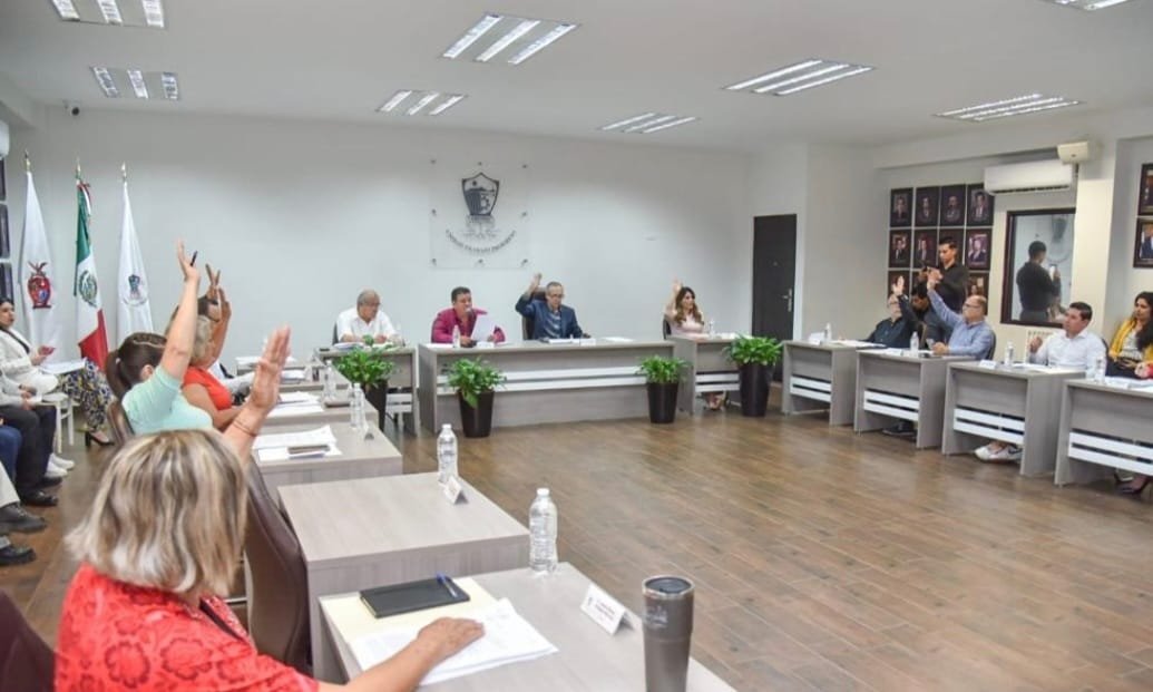 Anuncia Cabildo de Ahome programa de becas para preparatoria abierta.