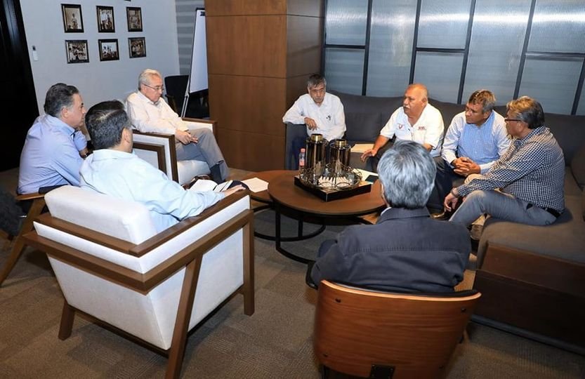 Atiende personalmente Gobernador Rocha a solicitantes de vivienda