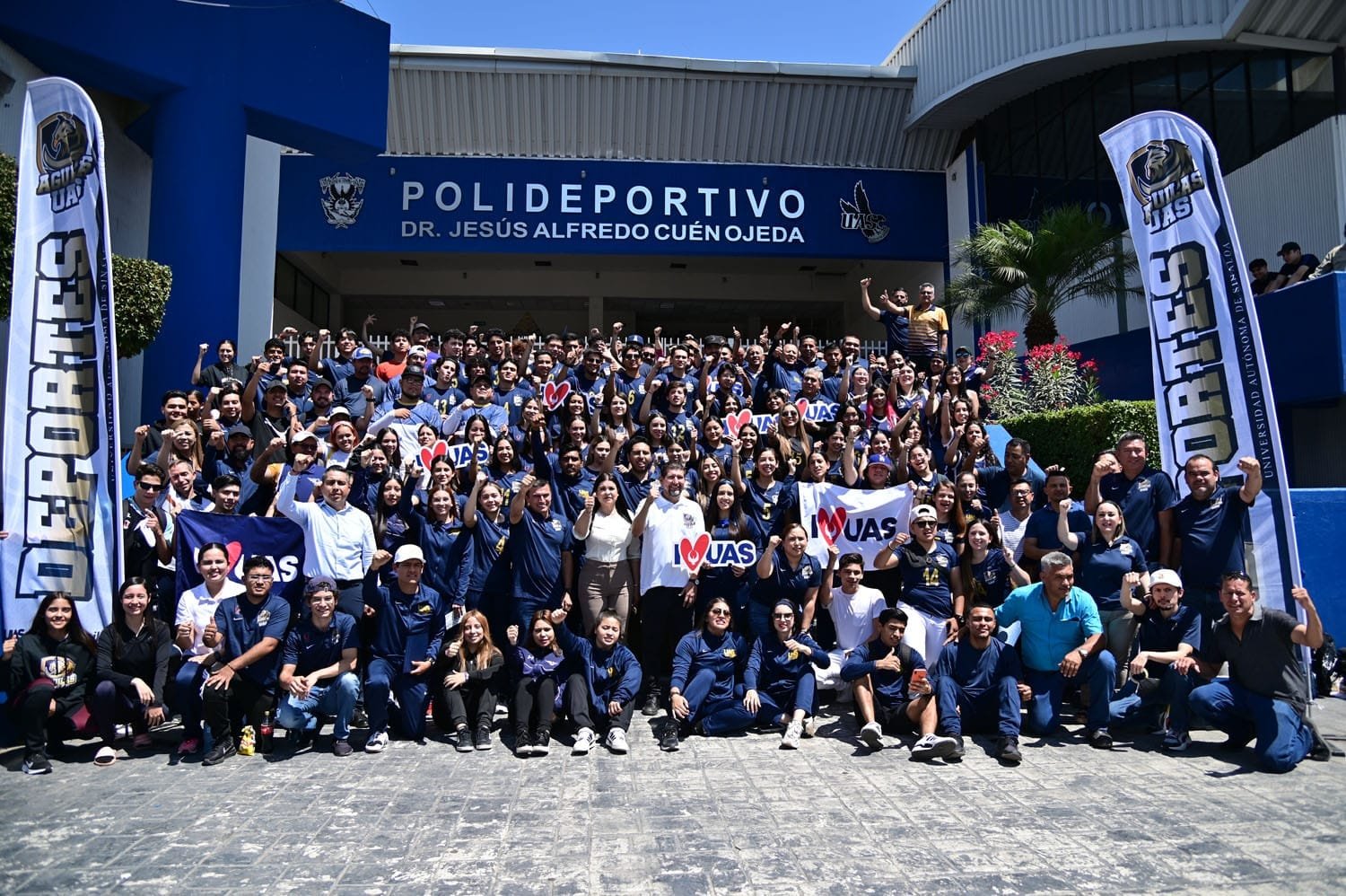 Con miras al nacional, parte el primer contingente de las Águilas UAS a la Unive Con miras al nacional, parte el primer contingente de las Águilas UAS a la Unive