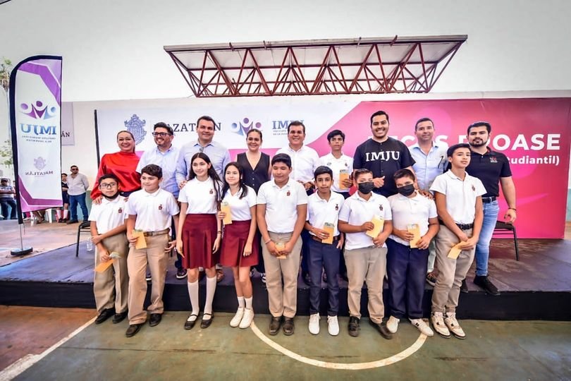 *Gobierno Municipal e IMJU inician entrega de becas PROASE.* *Gobierno Municipal e IMJU inician entrega de becas PROASE.*