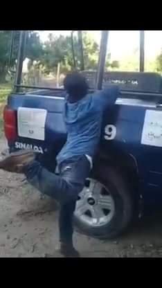 INDIGNACIÓN SOCIAL HA CAUSADO LA TORTURA DE ESTE CIUDADANO POR PRESUNTOS POLICÍA