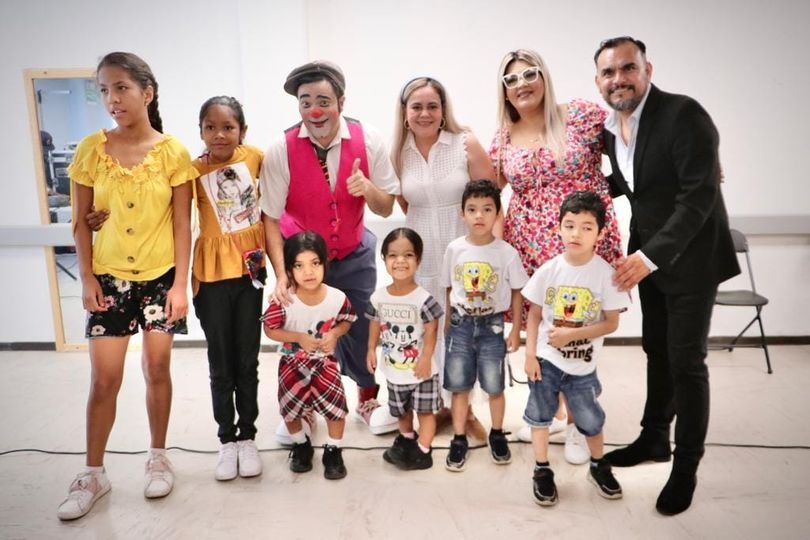 *Llevan Sistema DIF Mazatlán, Gobierno Municipal y Tihany Spectacular la magia d