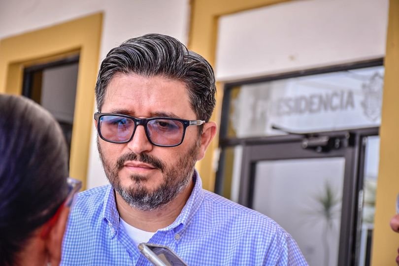 *Oficialía Mayor exhorta a comerciantes a revalidar sus Licencias de Alcoholes.* *Oficialía Mayor exhorta a comerciantes a revalidar sus Licencias de Alcoholes.*