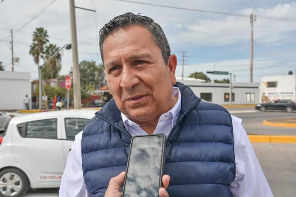 Secretaría de Obras Públicas realiza reposición de brocales en la ciudad.