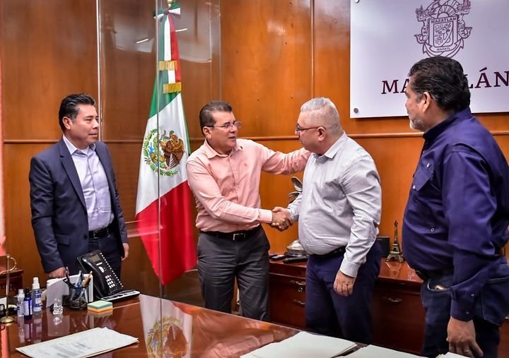 *Tigres del Norte iniciará gira musical del año en Mazatlán.* *Tigres del Norte iniciará gira musical del año en Mazatlán.*