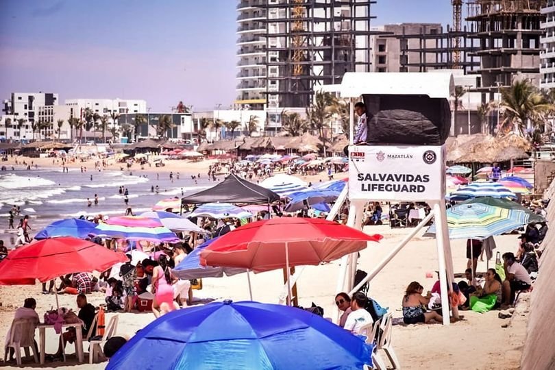 Turistas llenan hoteles en Mazatlán este jueves santo