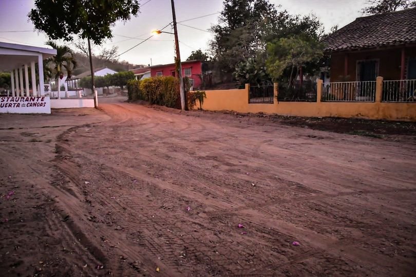 *¡Continua la rehabilitación de calles y caminos! Hoy le tocó a la comunidad de