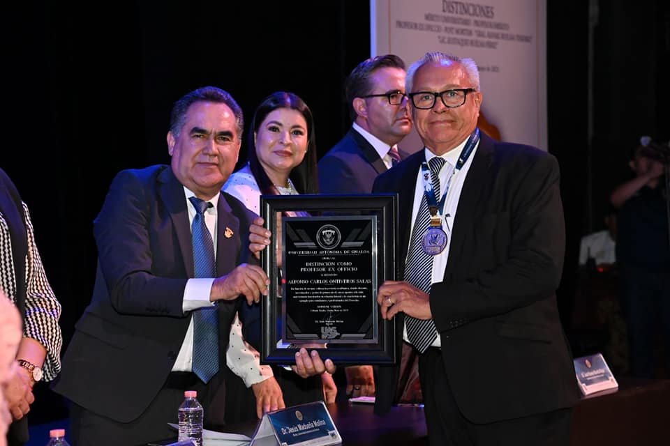 Reconoce la UAS a docentes, investigadores y administrativos por su servicio y t