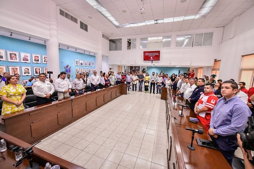 *Edgar González toma protesta al Consejo Municipal de Protección Civil.*