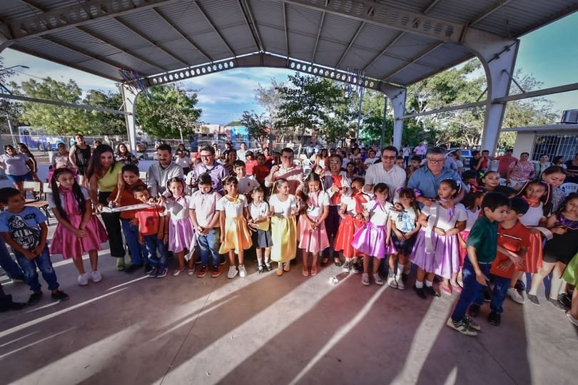 *Estrenan plaza cívica en la primaria “Francisco Madero Herrera” de Santa Fe.*