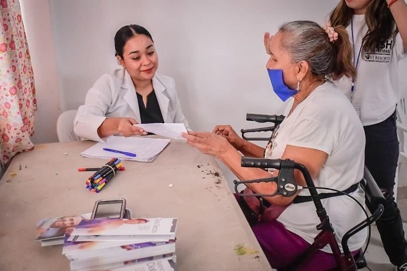 *Inauguran Gobierno Municipal y Sistema DIF Mazatlán entrega de lentes graduados