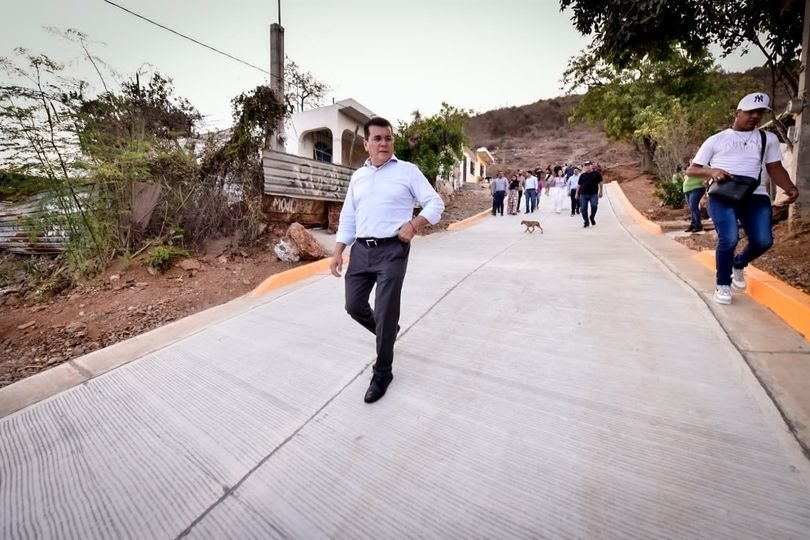 *Justicia social para vecinos de la calle México en la colonia Díaz Ordaz, estre