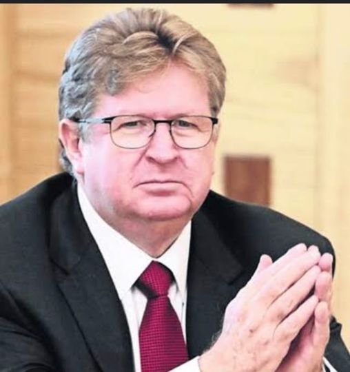 QUE DESISTIÓ GERMÁN LARREA DE COMPRA DE BANAMEX.