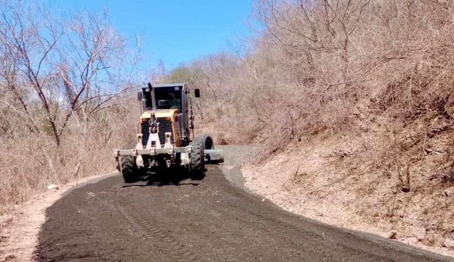 *Se han rehabilitado casi 500 kilómetros de caminos rurales en Mazatlán.*