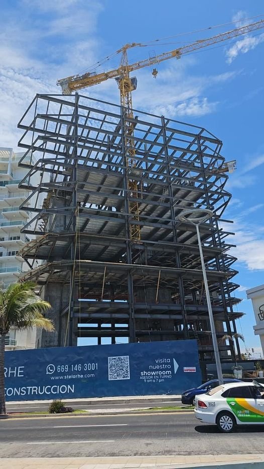 *Suspende Gobierno Municipal de Mazatlán obra de torre condominial en Avenida De
