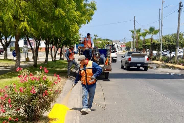 *Continúan las acciones de mejoramiento urbano al norte de la ciudad.*
Como par… *Continúan las acciones de mejoramiento urbano al norte de la ciudad.*
Como par…