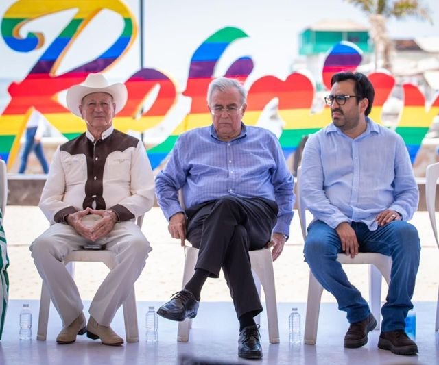 *Entrega de motores marinos beneficia a pescadores de Culiacán: Juan de Dios Gám *Entrega de motores marinos beneficia a pescadores de Culiacán: Juan de Dios Gám