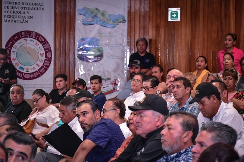 *Asiste Edgar González al encuentro entre dirigentes pesqueros de Alta Mar  y di