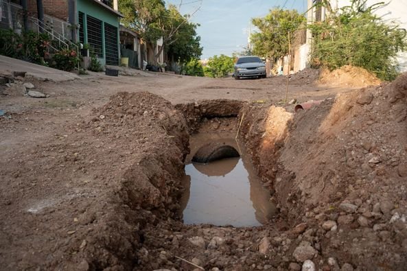 *Ayuntamiento inicia la pavimentación de calles en la colonia Los Huizaches* *Ayuntamiento inicia la pavimentación de calles en la colonia Los Huizaches*